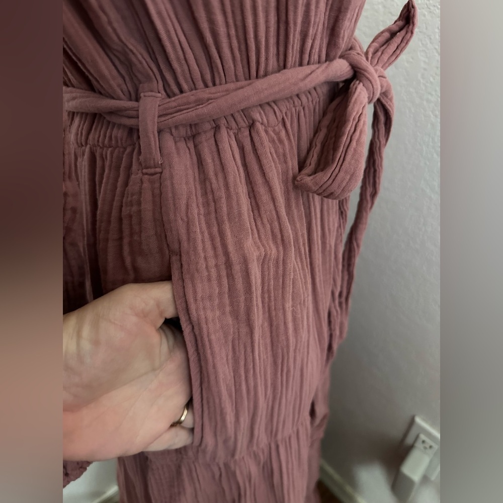 XiRENA Addison Seersucker Belted Midi Dress in Rose - Size XS - Picture 6 of 11